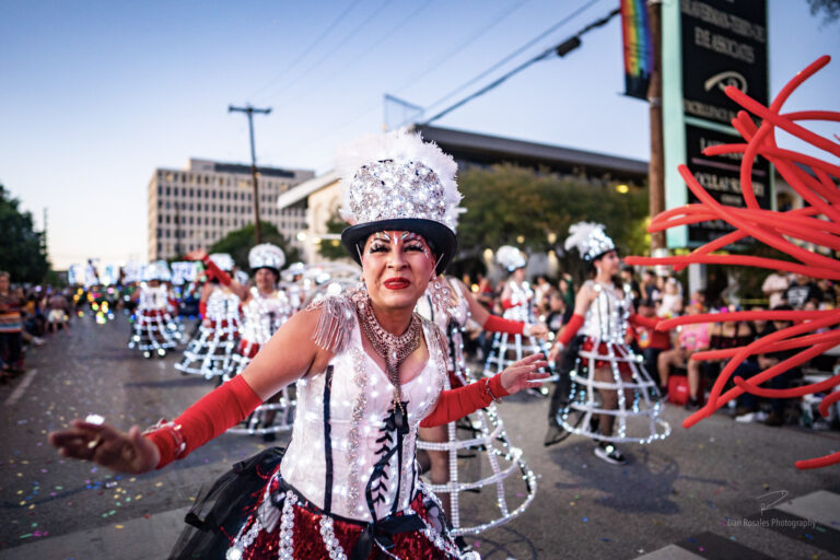 GALLERY Fiesta Flambeau